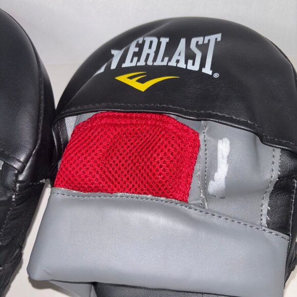 Everlast Boxing Advanced EverCool Mantis Punch Mitts One Size MMA Trainer Pads - Picture 3 of 8